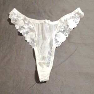 Felina Cream Floral Lace & Mesh Thong Panty Size L Vintage